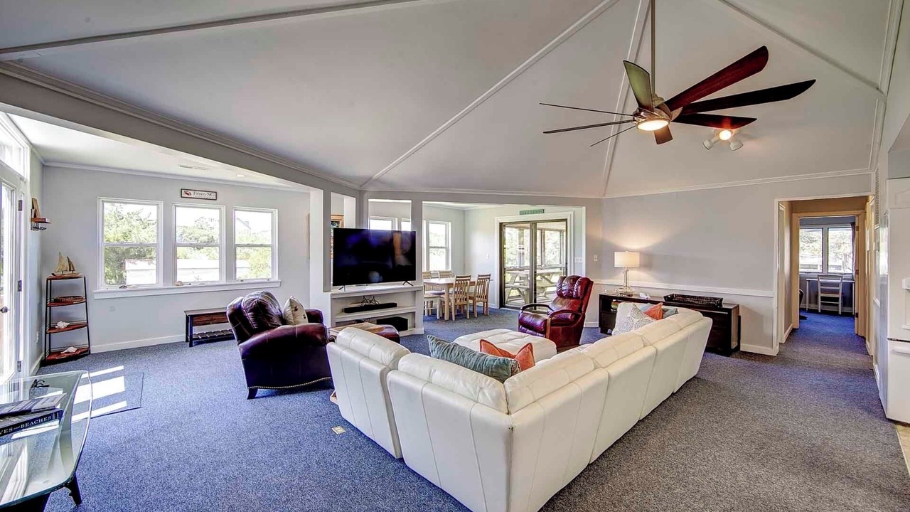 Photo of Livingroom in Sunset Village