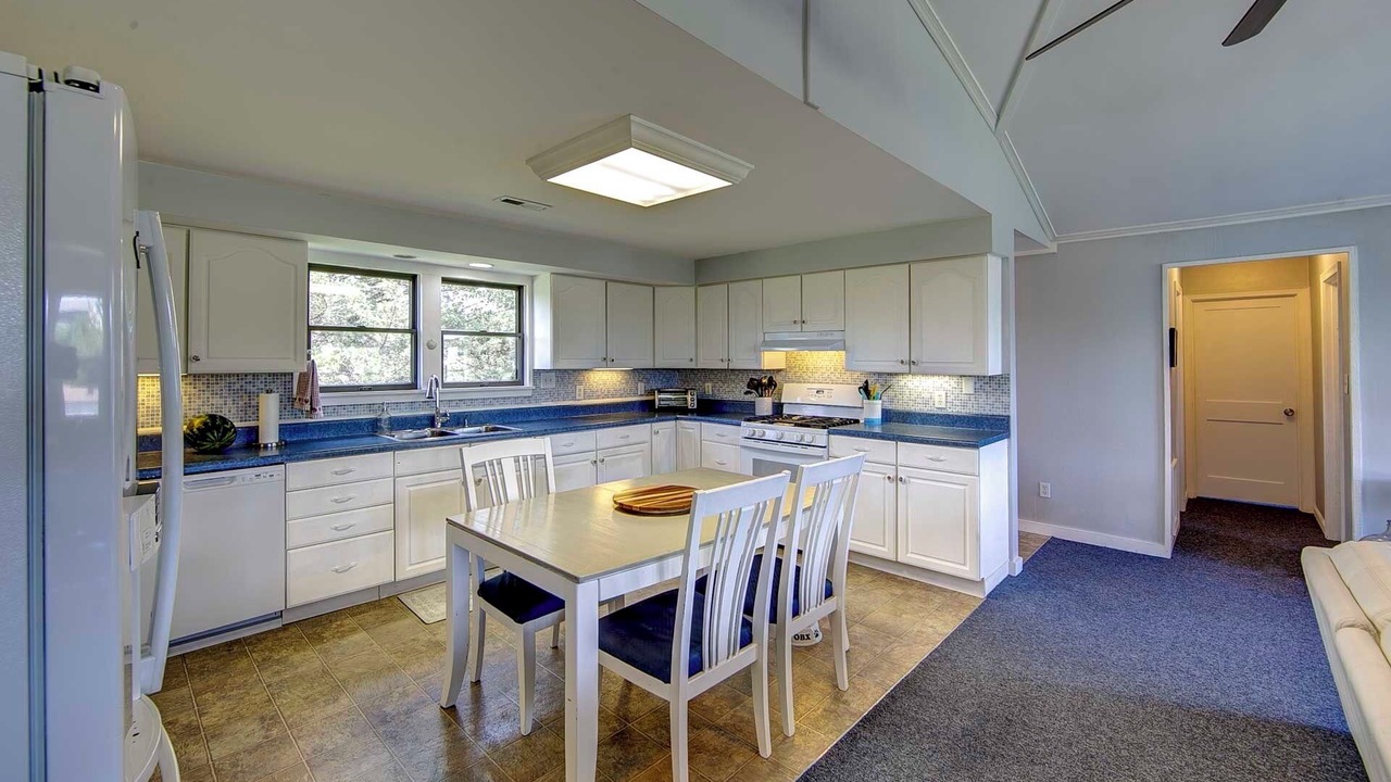 Photo of Kitchen in Sunset Village