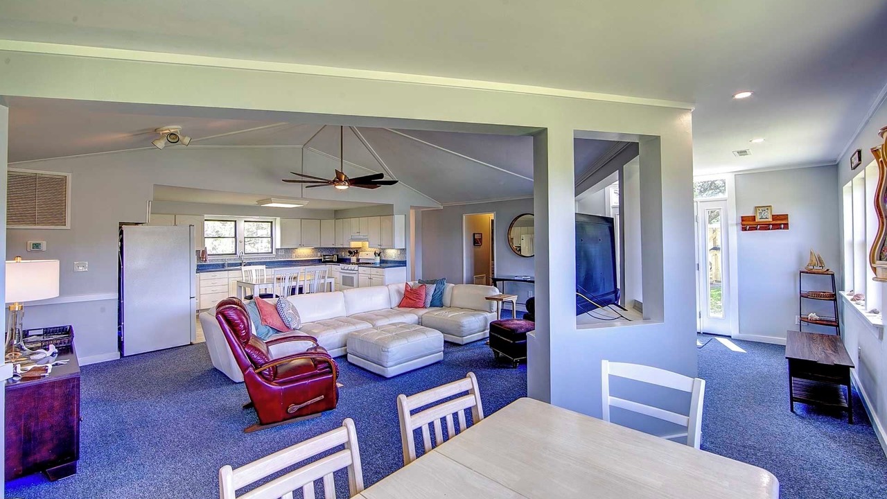 Photo of Livingroom in Sunset Village