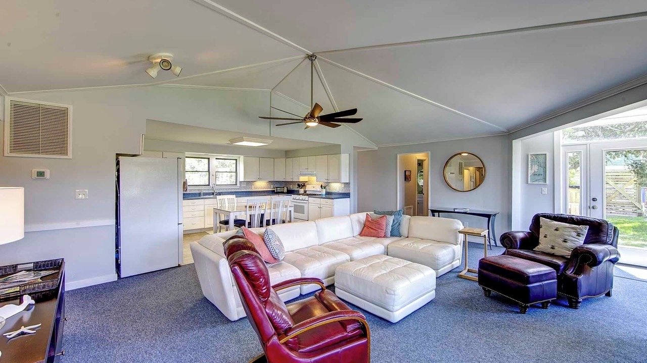 Photo of Livingroom in Sunset Village