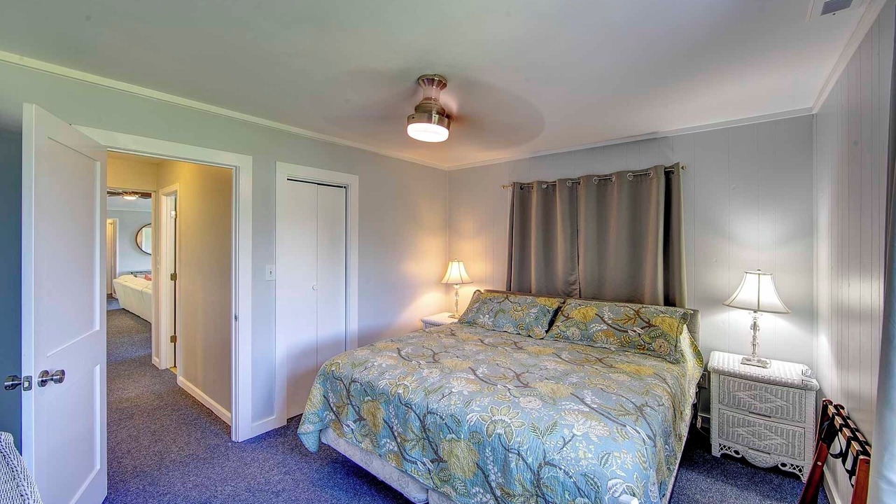 Photo of Bedroom in Sunset Village