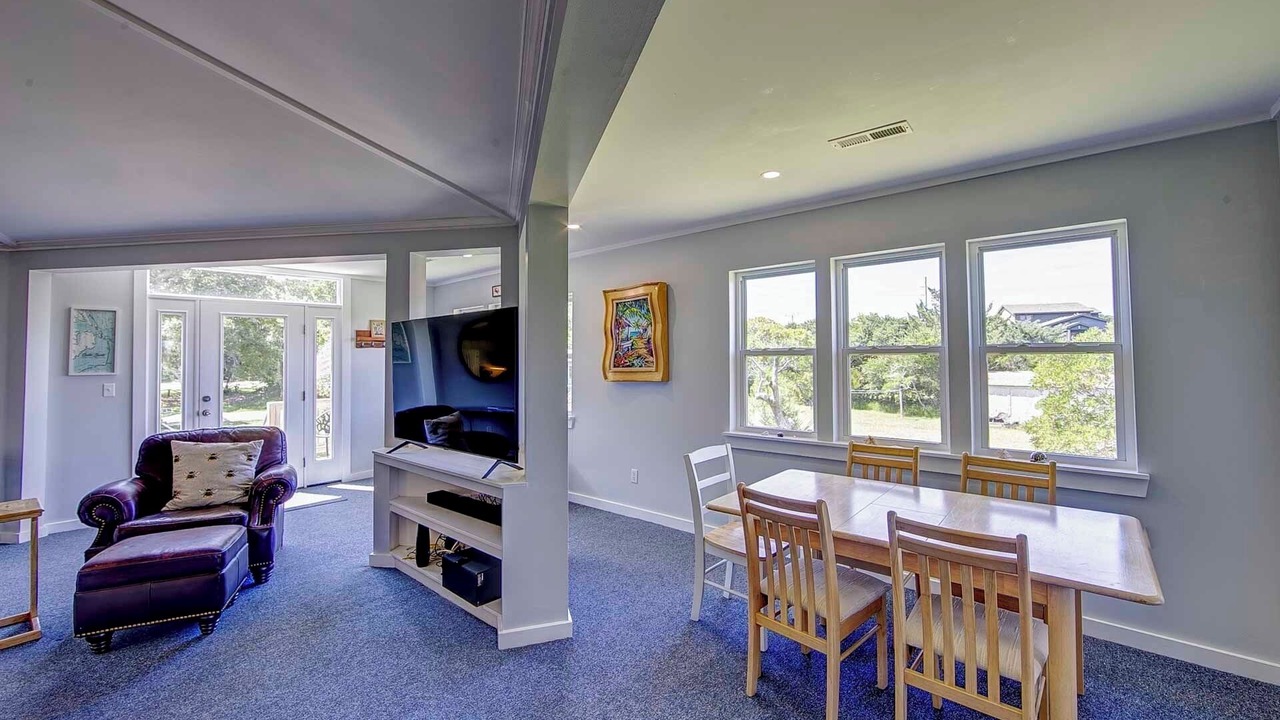Photo of Livingroom in Sunset Village