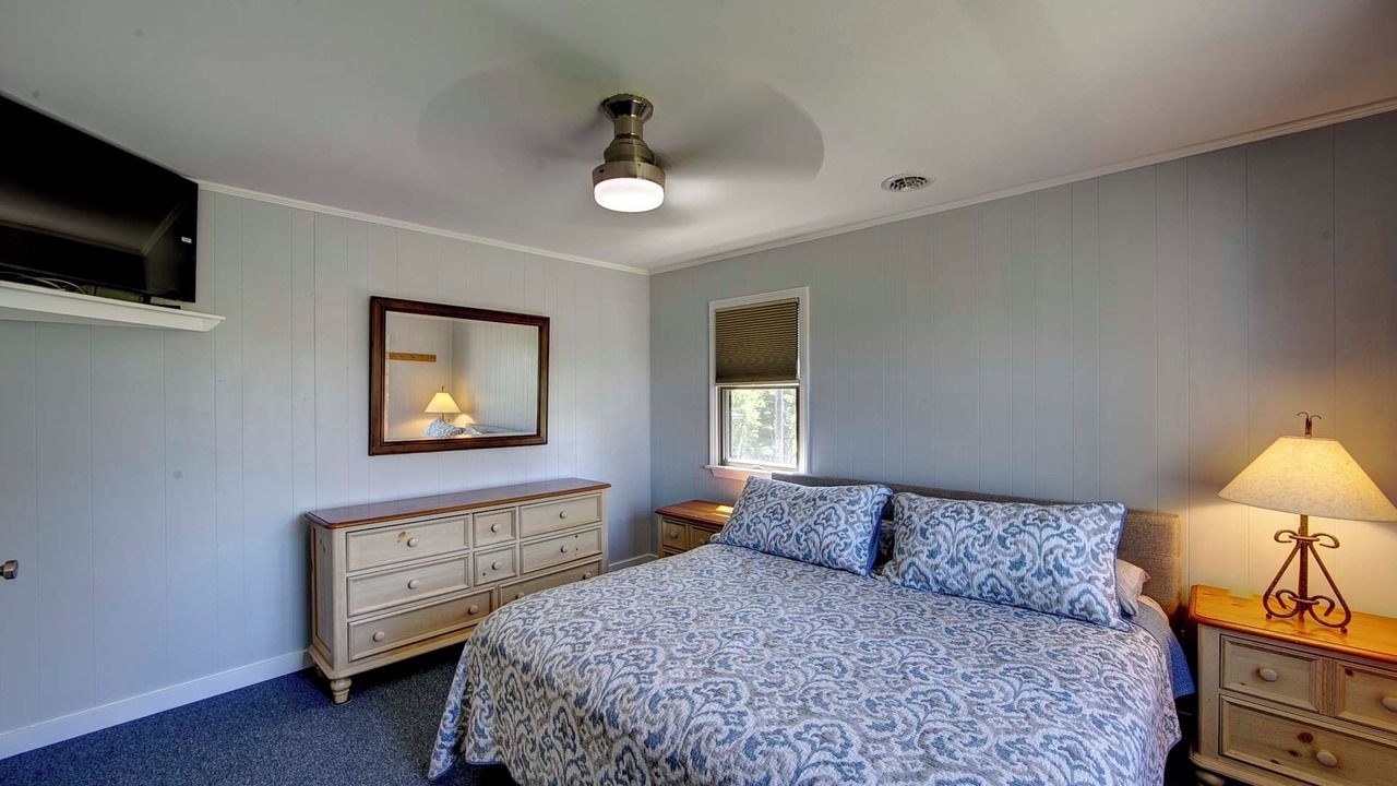 Photo of Bedroom in Sunset Village