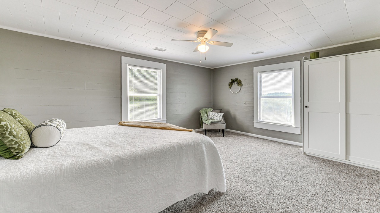 Photo of Bedroom in Lenoir