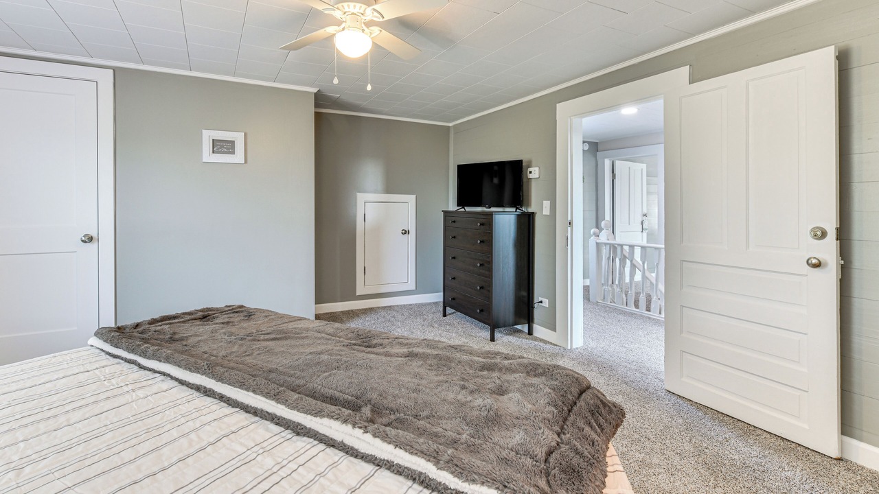Photo of Bedroom in Lenoir