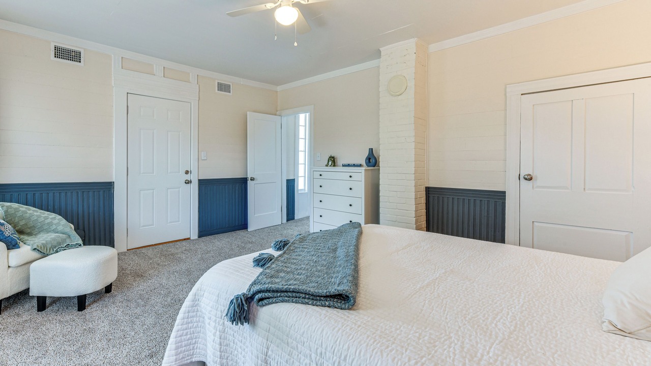 Photo of Bedroom in Lenoir
