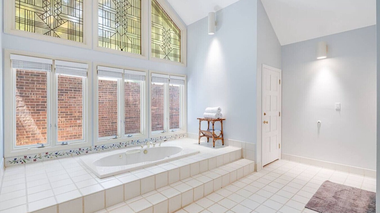 Photo of Bathroom in Nebo