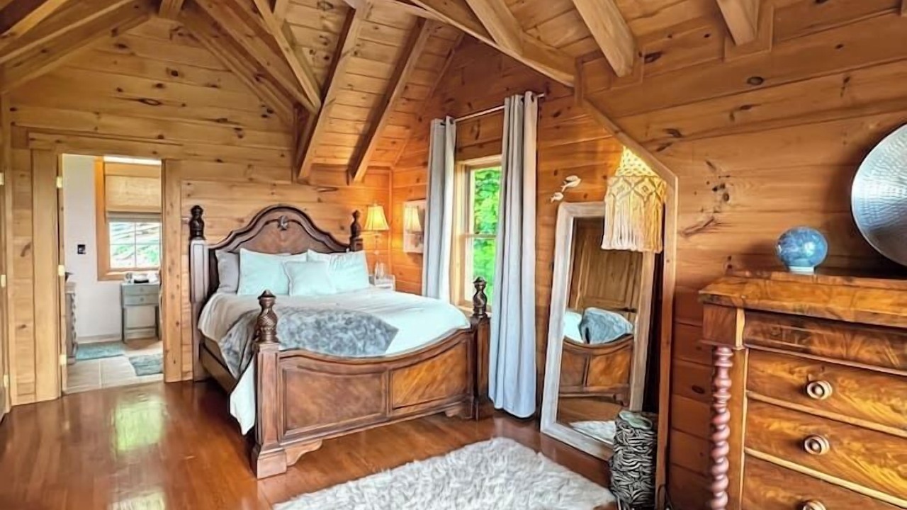 Photo of Bedroom in Wilkes County