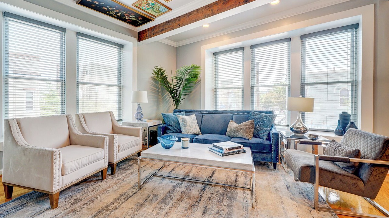 Photo of Livingroom in Wilmington Historic District