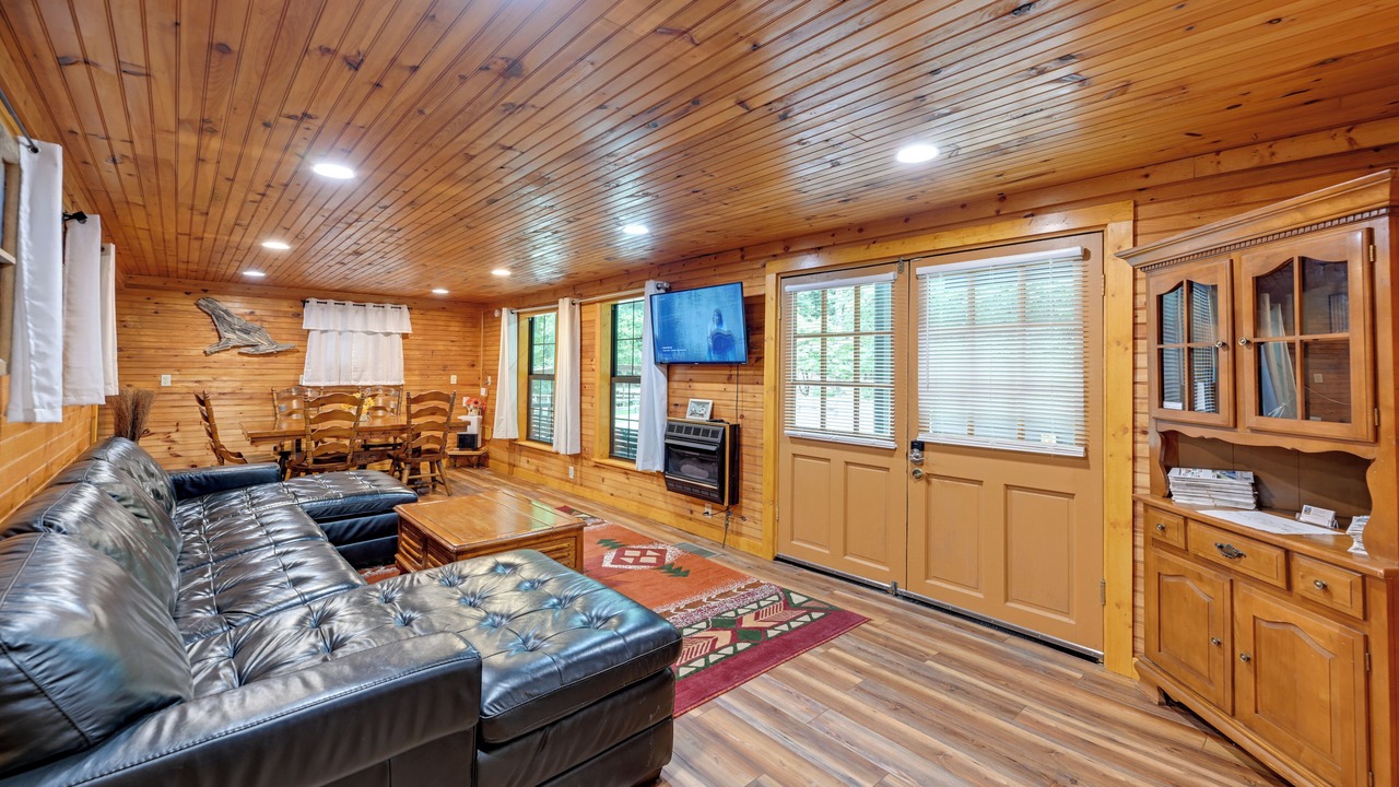 Photo of Livingroom in Robbinsville