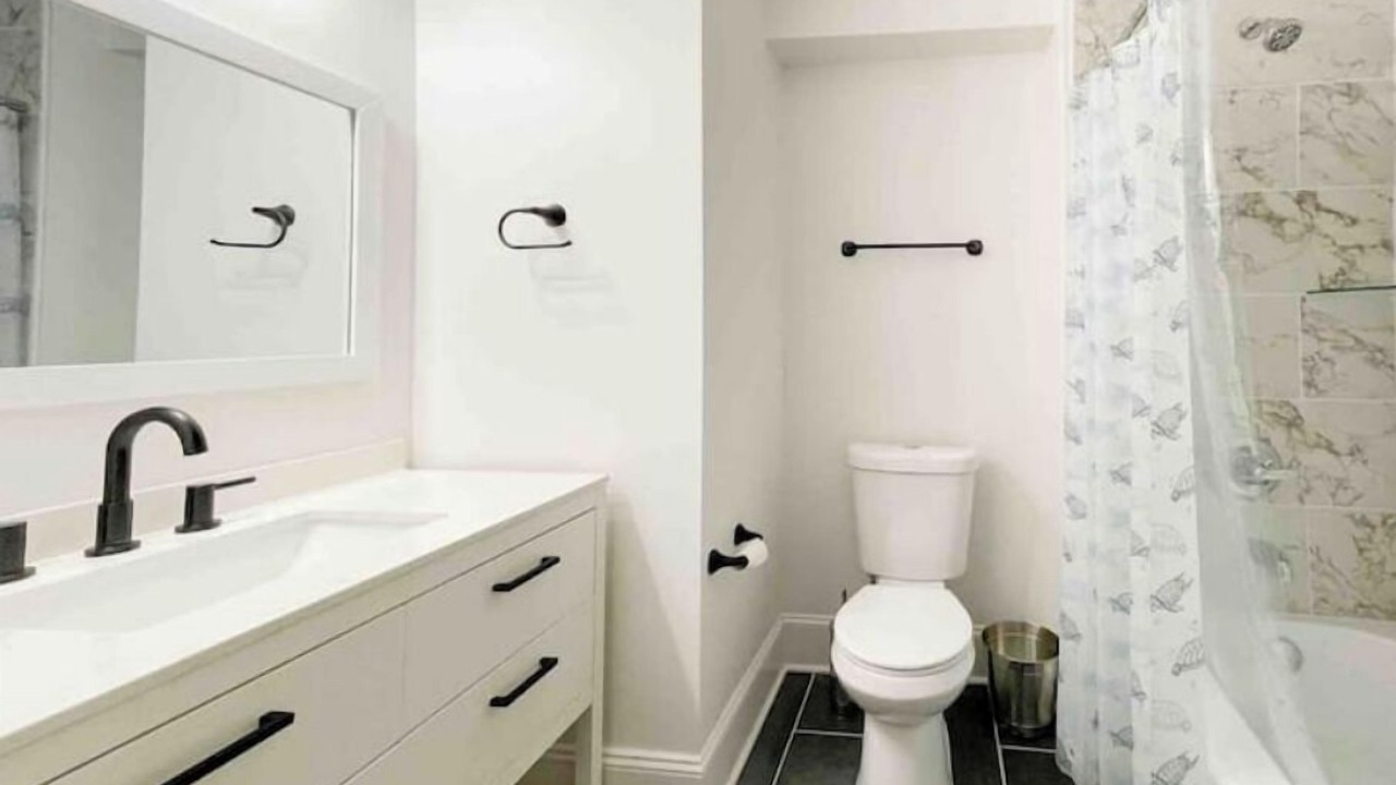 Photo of Bathroom in Dixie - Berryhill
