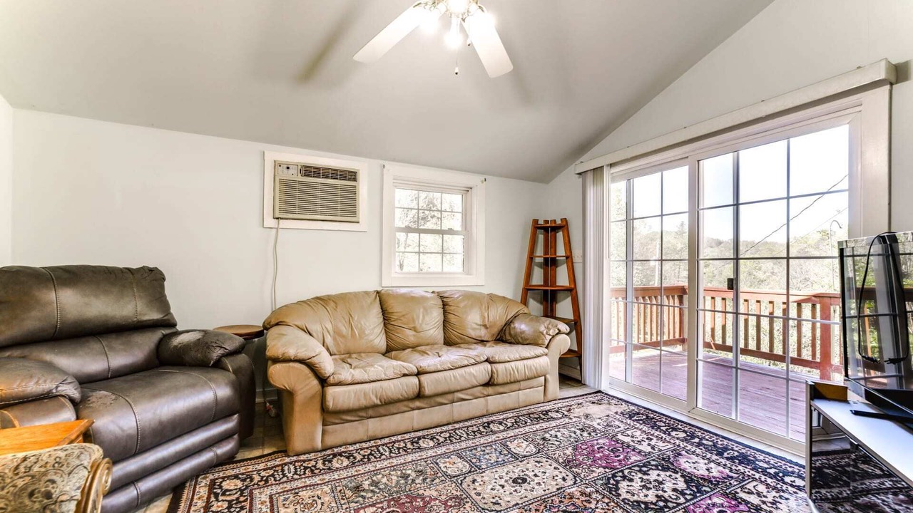 Photo of Livingroom in Tuckasegee