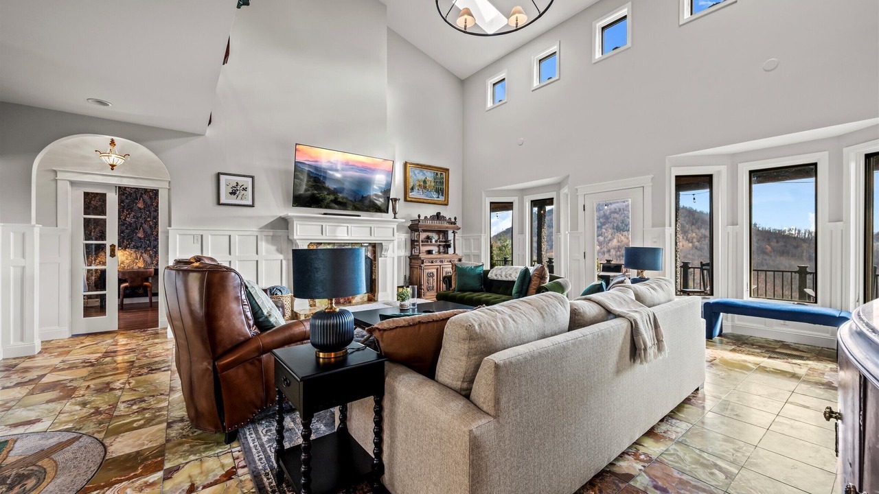 Photo of Livingroom in Black Mountain