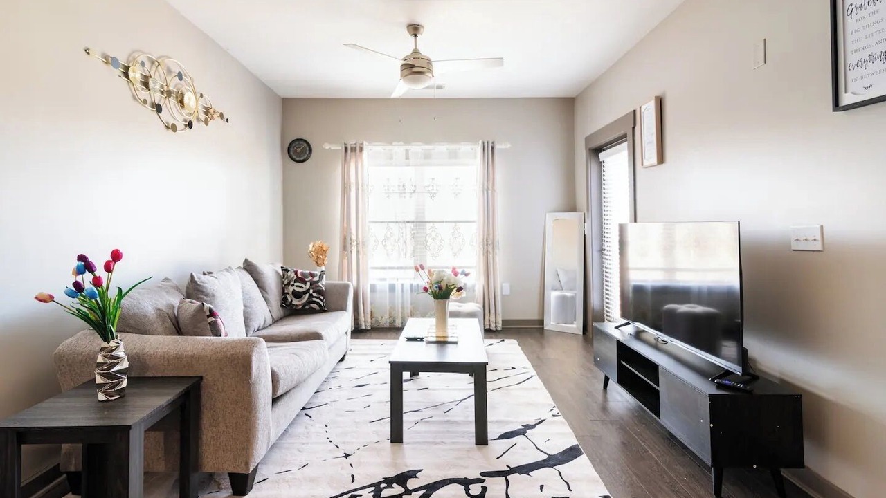Photo of Livingroom in Fourth Ward