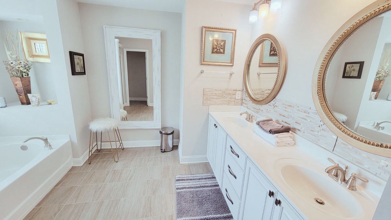 Photo of Bathroom in Murraysville