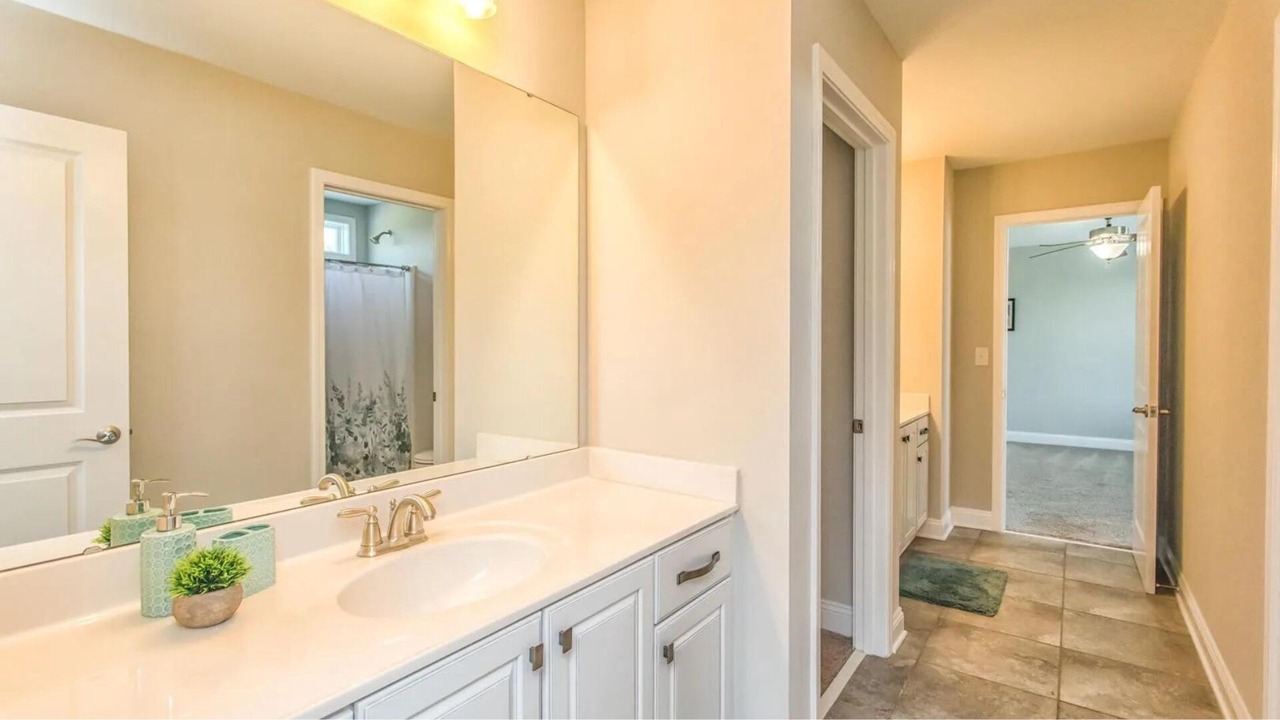 Photo of Bathroom in Murraysville