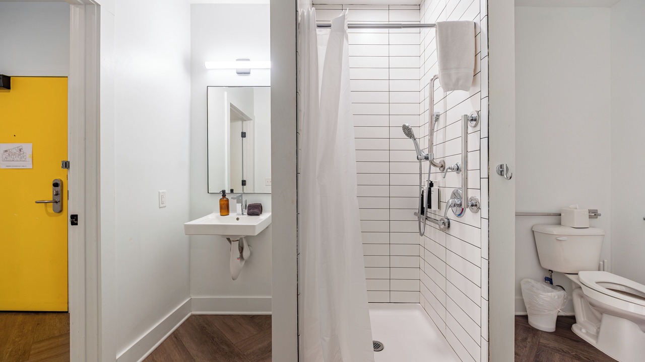 Photo of Bathroom in Historic Edgefield