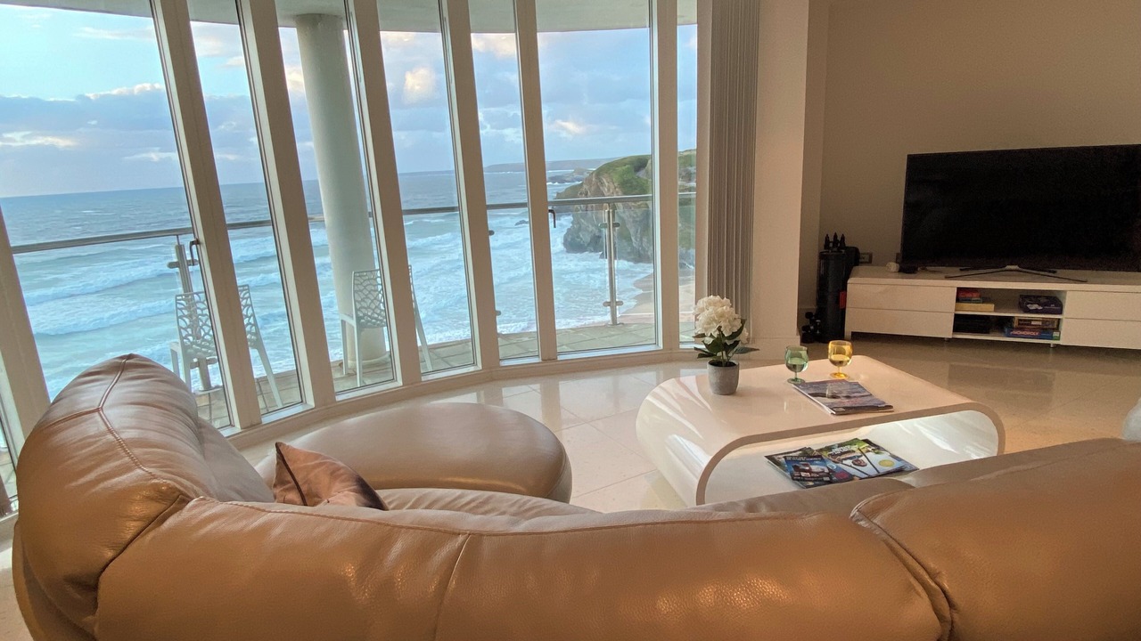 Photo of Livingroom in Newquay City Centre