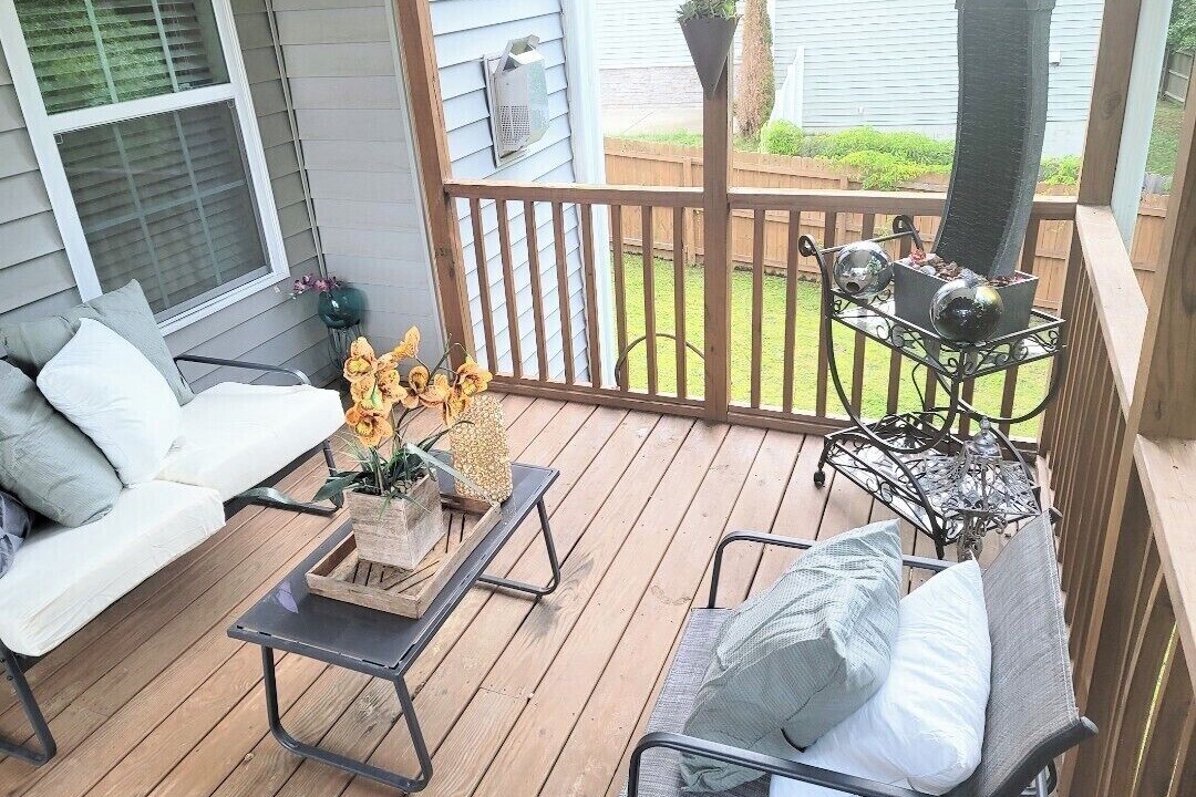 Photo of Patio Balcony in Olivia