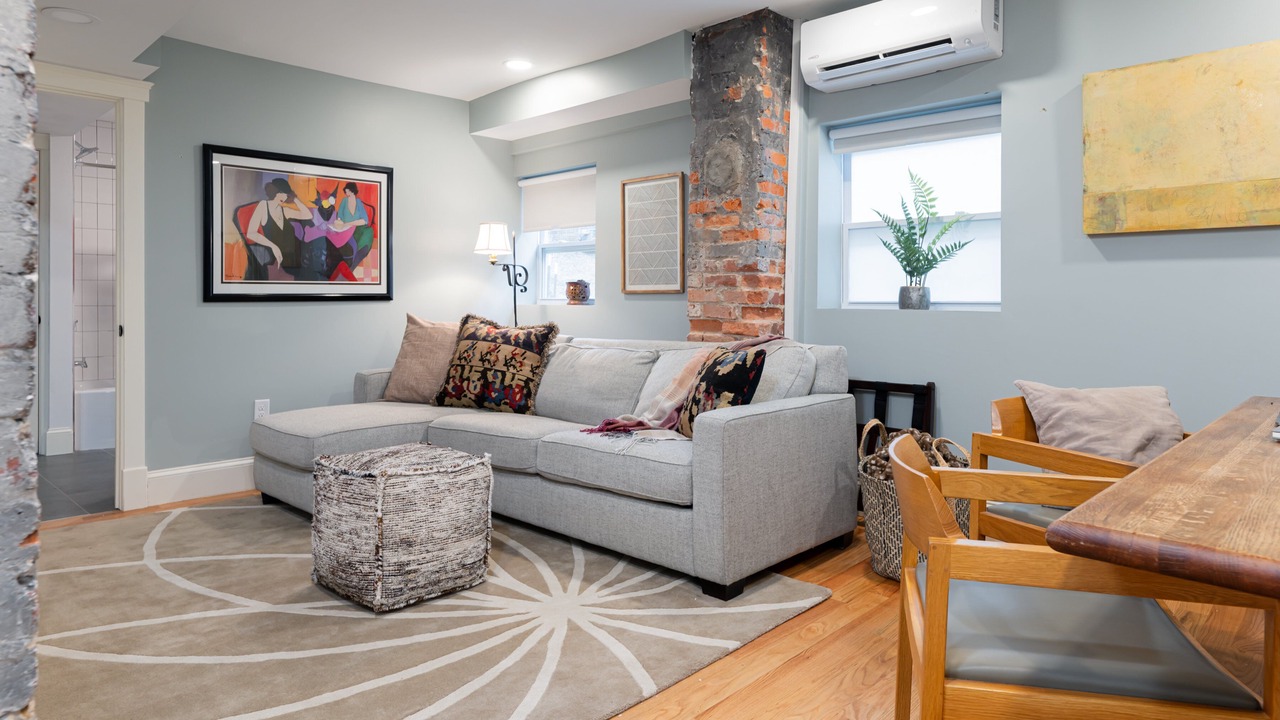 Photo of Livingroom in Historic Montford