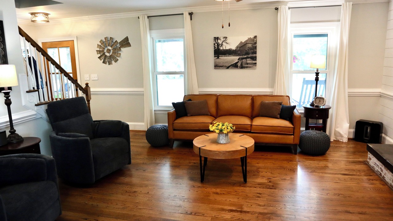Photo of Livingroom in Fairview