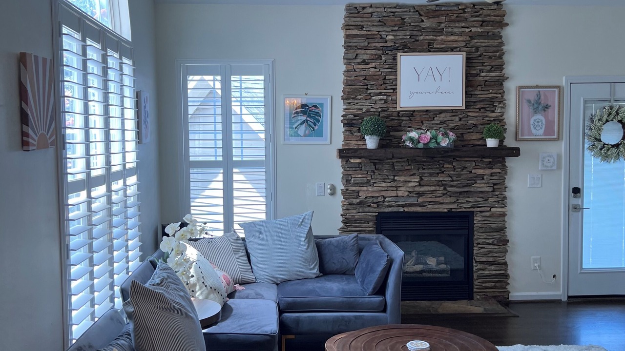 Photo of Livingroom in First Ward