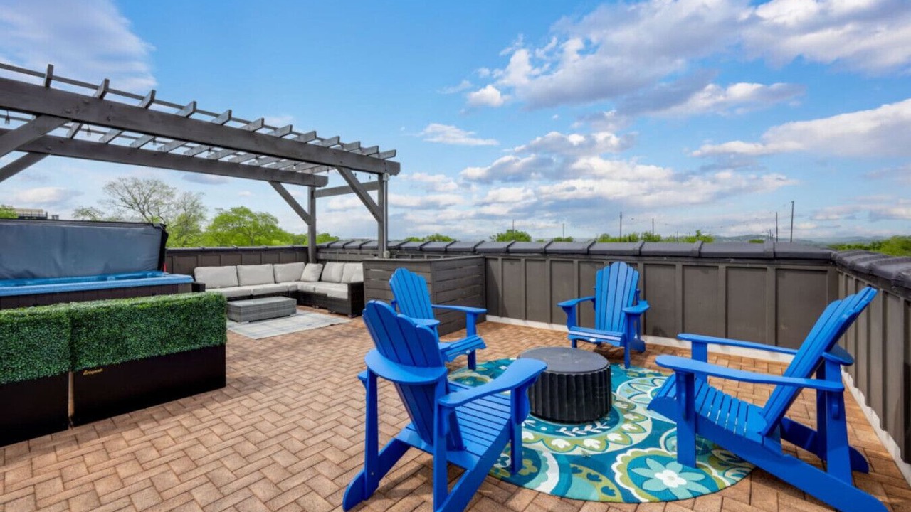 Photo of Patio Balcony in Hadley - Washington