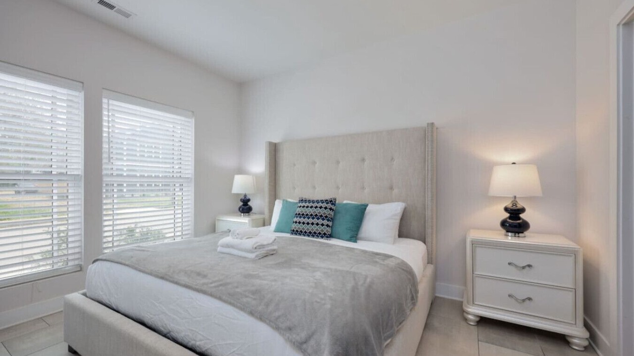 Photo of Bedroom in Hadley - Washington