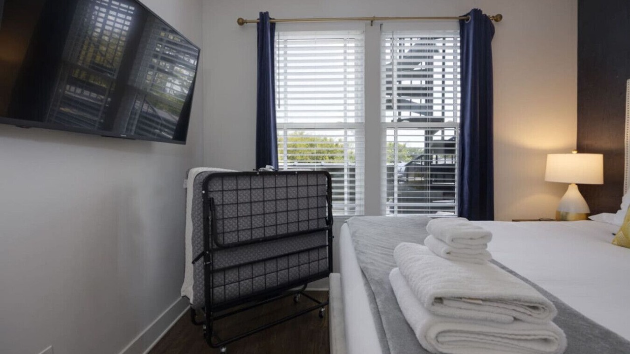 Photo of Bedroom in Hadley - Washington