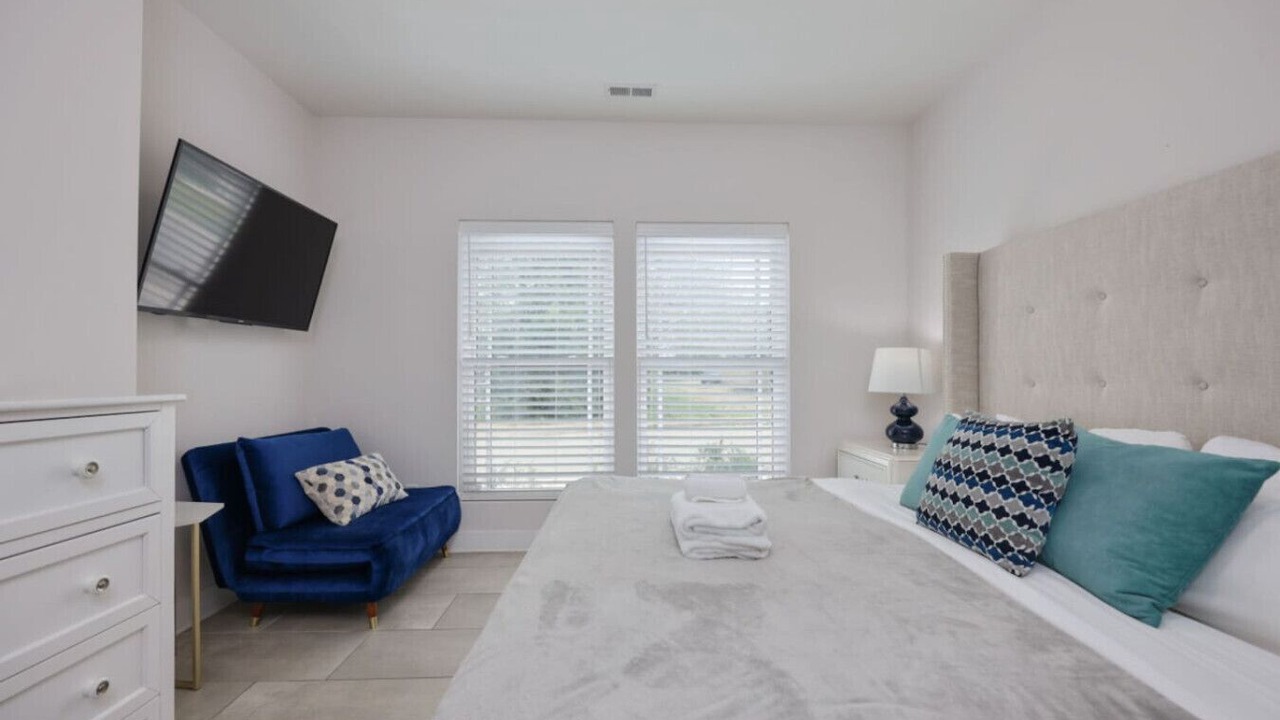 Photo of Bedroom in Hadley - Washington