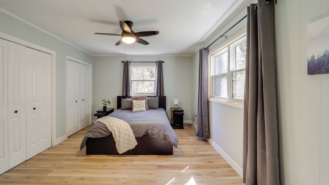 Photo of Bedroom in Lenoir