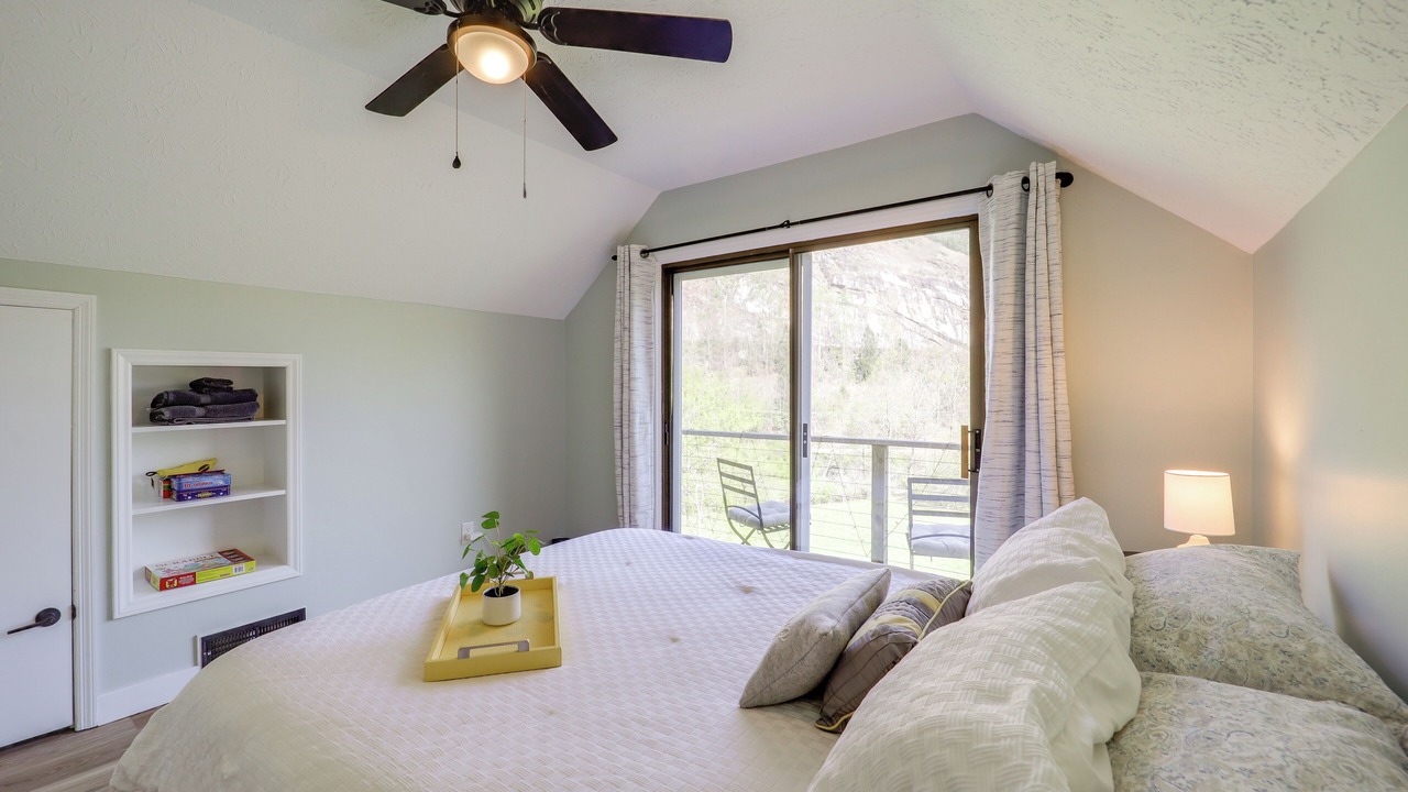 Photo of Bedroom in Lenoir