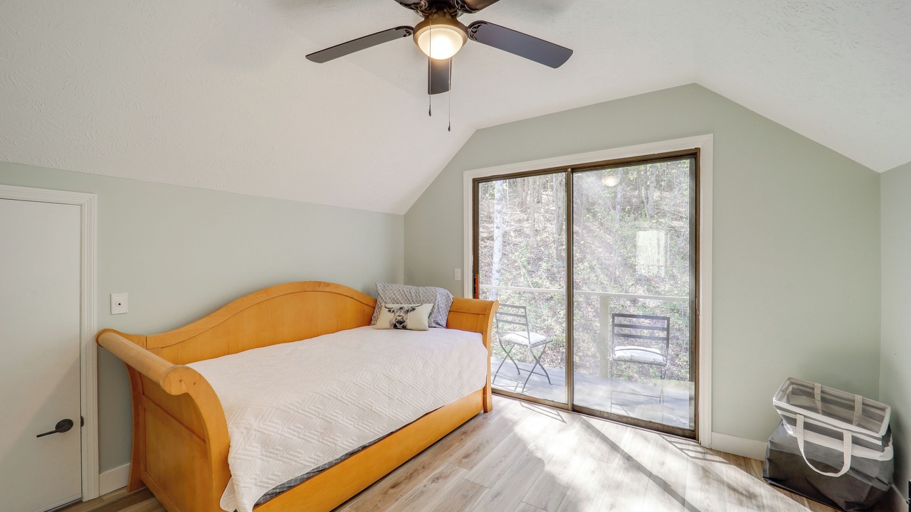 Photo of Bedroom in Lenoir
