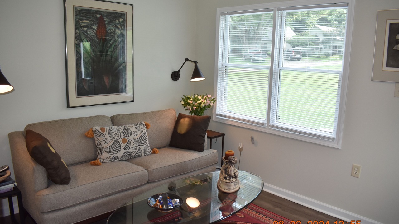 Photo of Livingroom in Burnsville