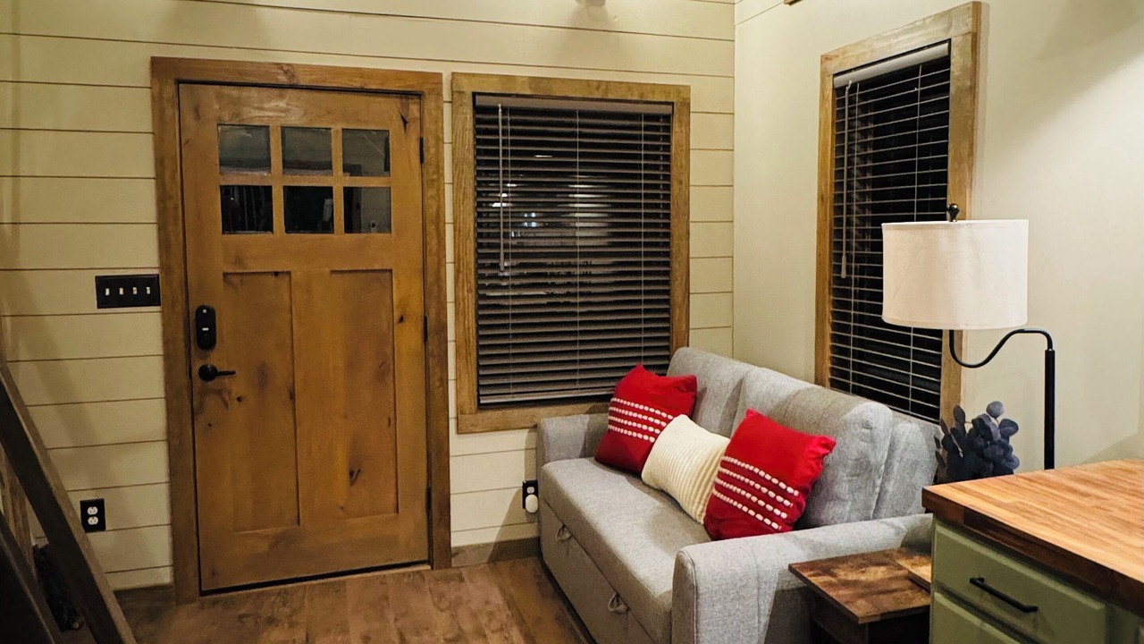 Photo of Livingroom in Boonville