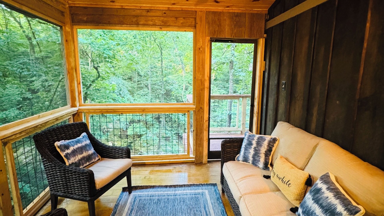 Photo of Livingroom in Boonville