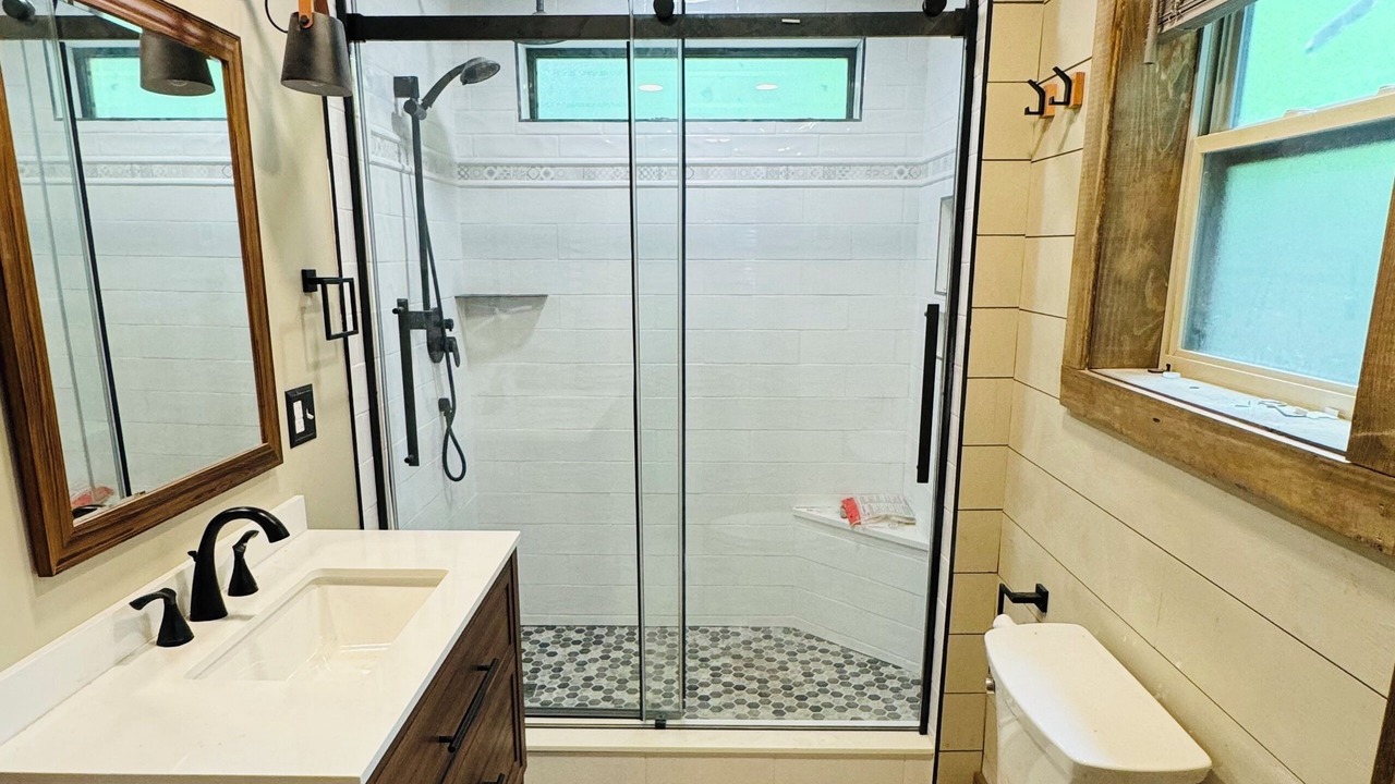 Photo of Bathroom in Boonville