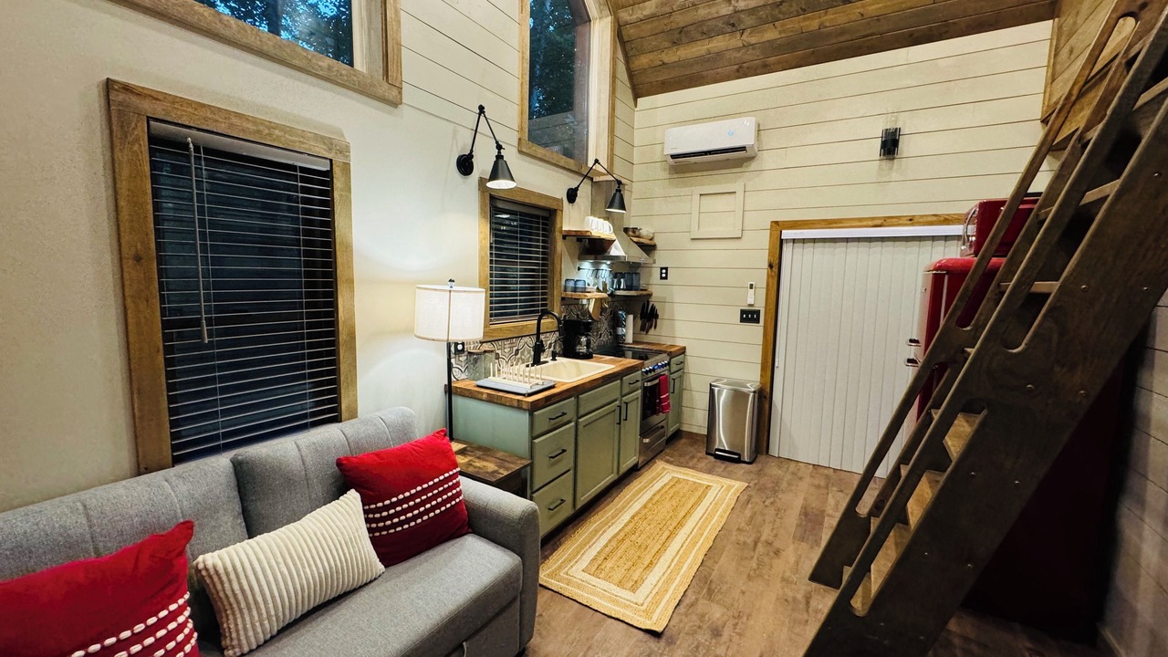 Photo of Livingroom in Boonville