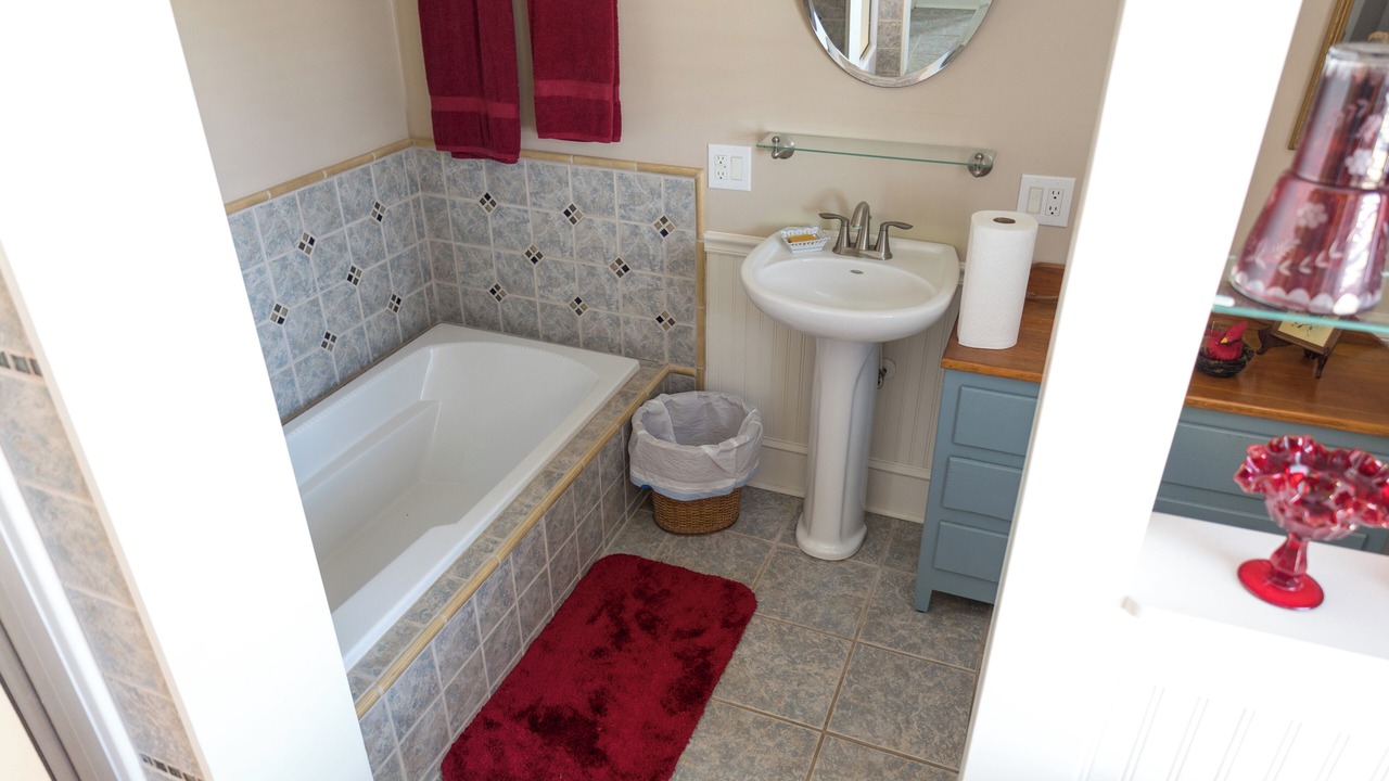 Photo of Bathroom in Durants Neck
