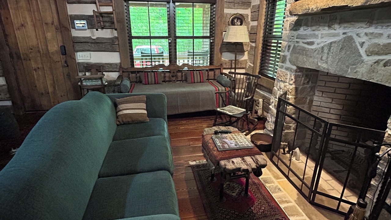 Photo of Livingroom in Rutherfordton