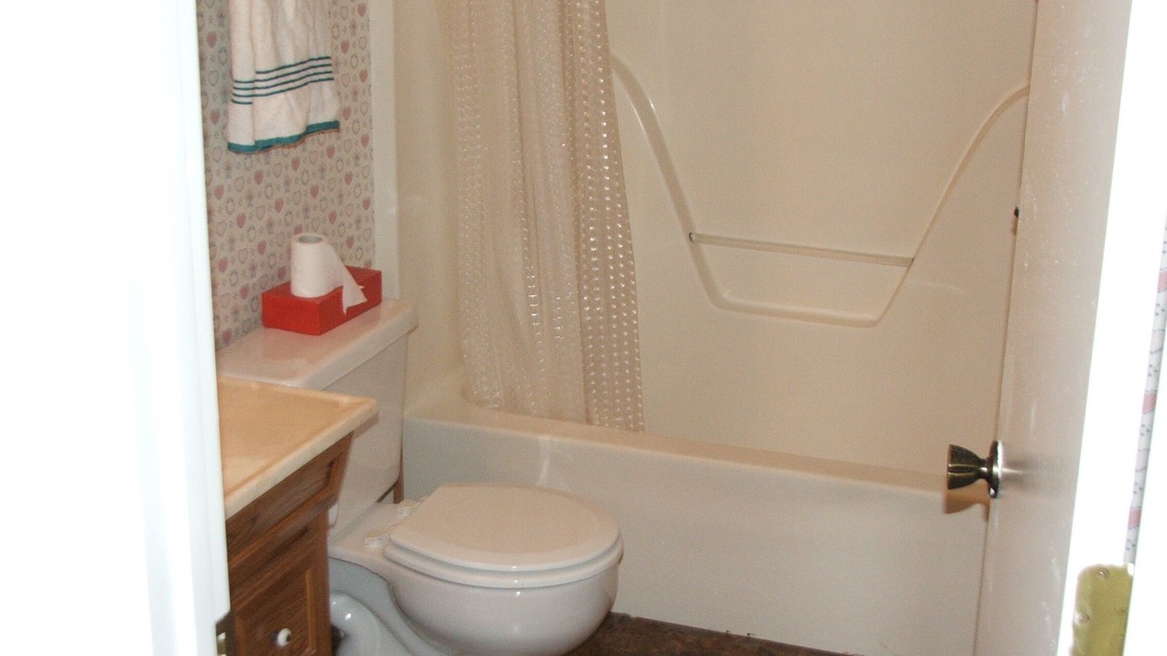 Photo of Bathroom in Newland