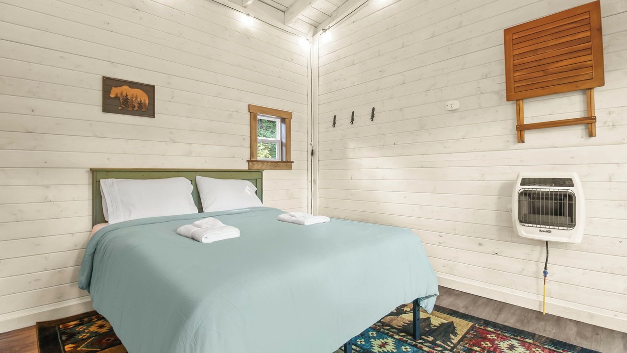 Photo of Bedroom in Laurel Springs