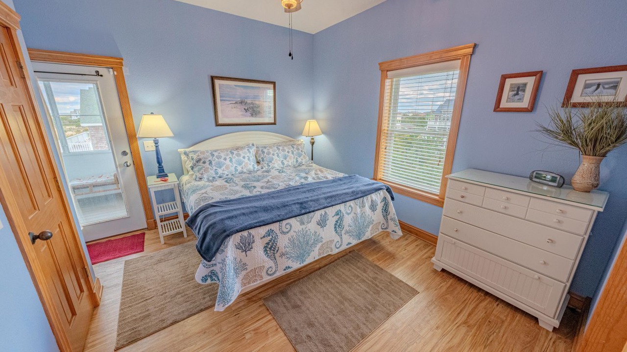 Photo of Bedroom in Wind Over Waves