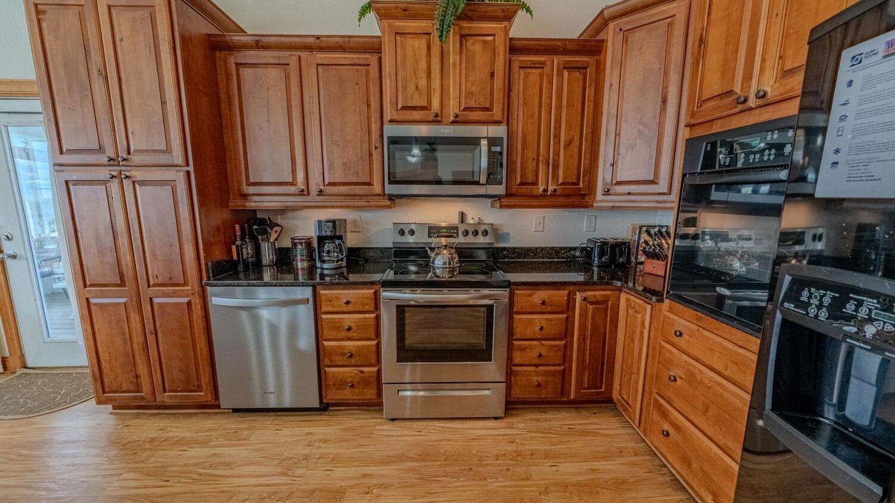 Photo of Kitchen in Wind Over Waves