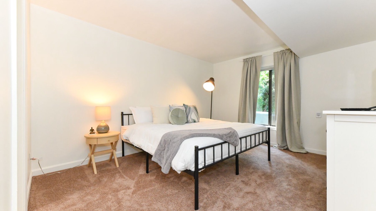 Photo of Bedroom in Green Valley