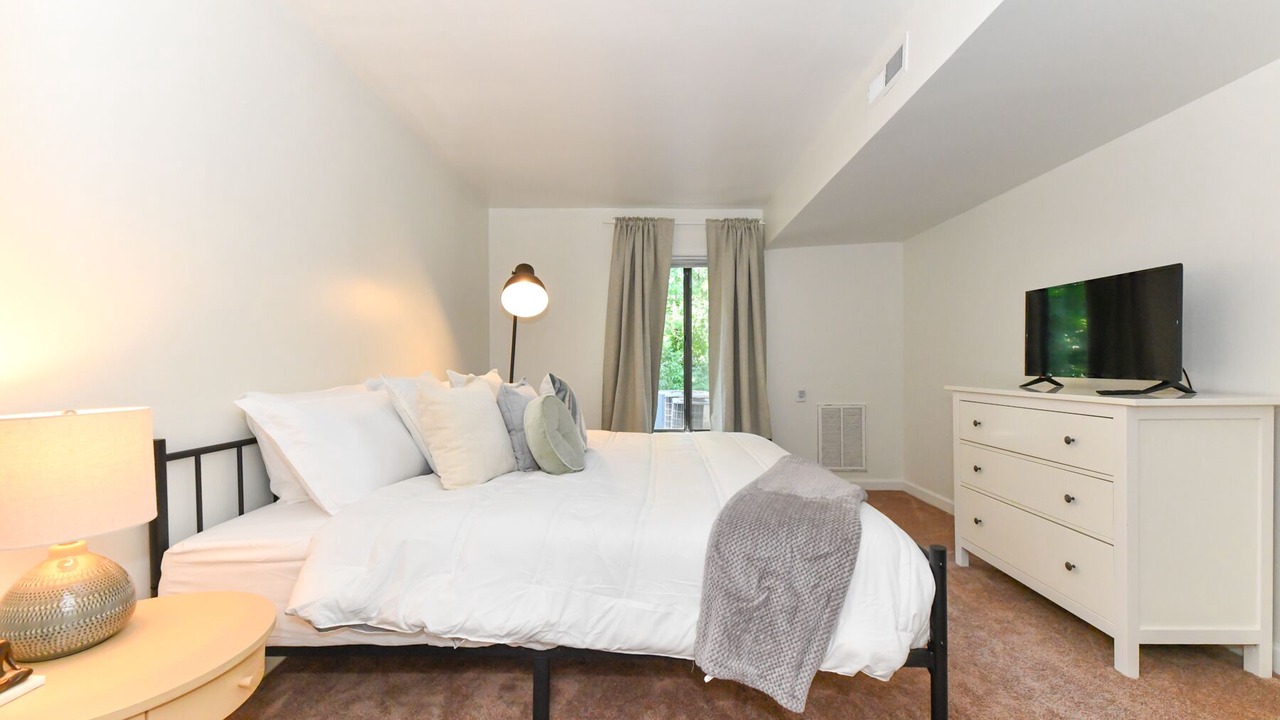 Photo of Bedroom in Green Valley