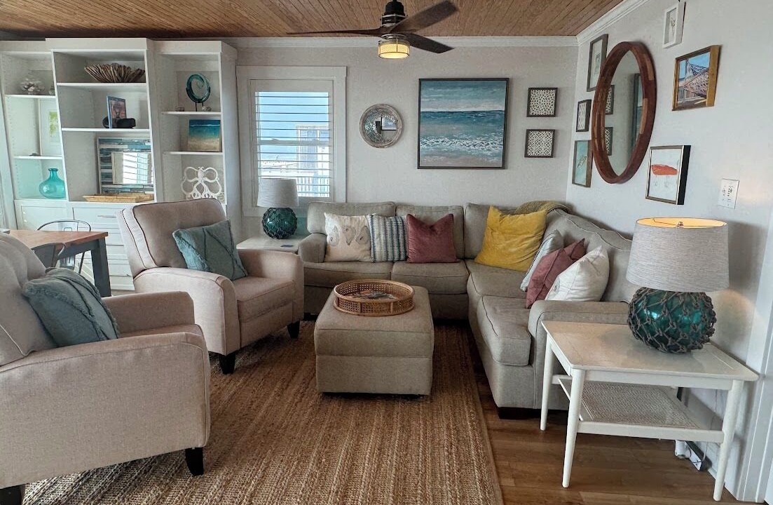 Photo of Livingroom in McCutcheon Field