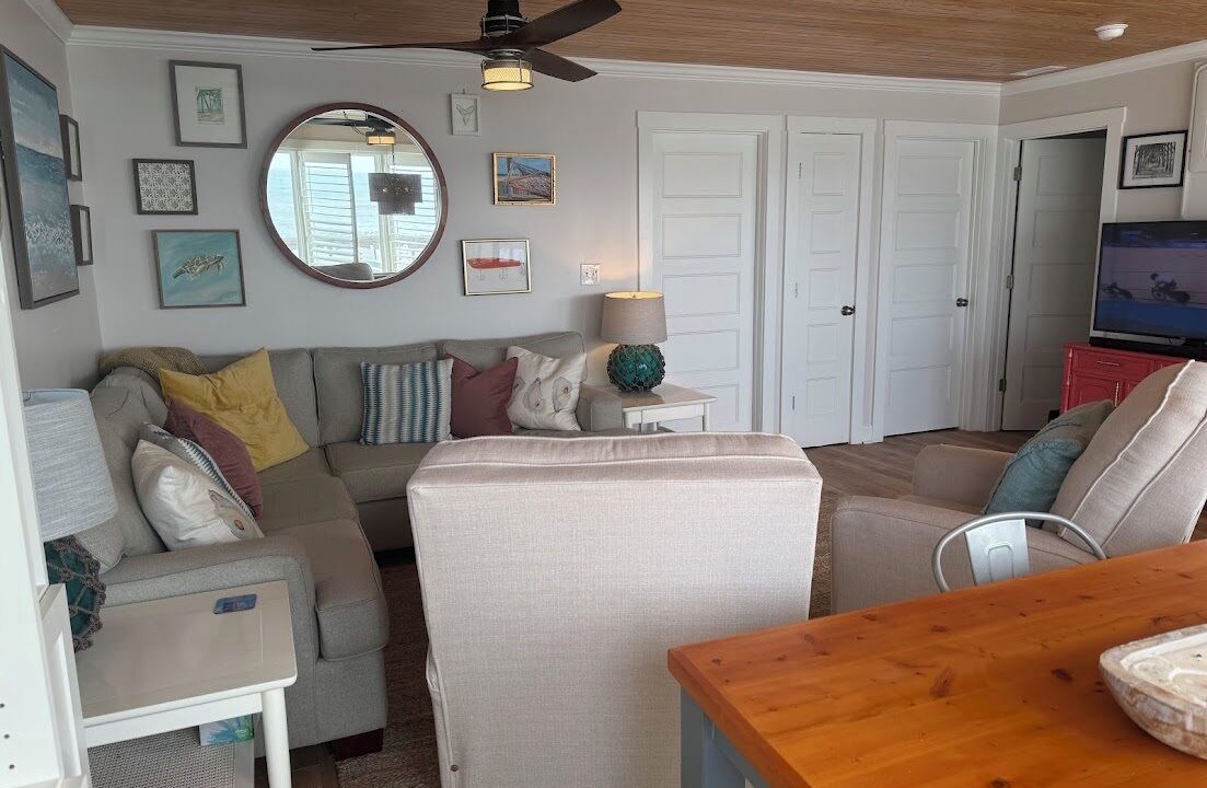 Photo of Livingroom in McCutcheon Field