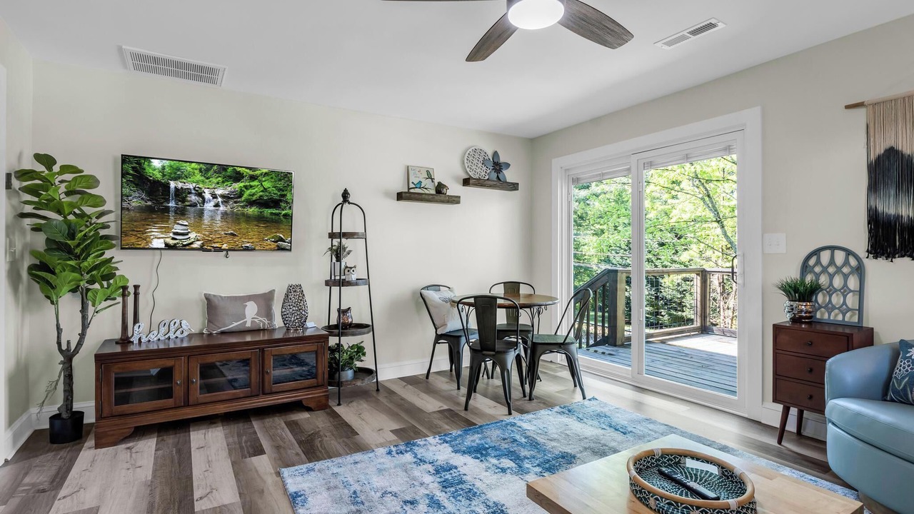Photo of Livingroom in Hendersonville