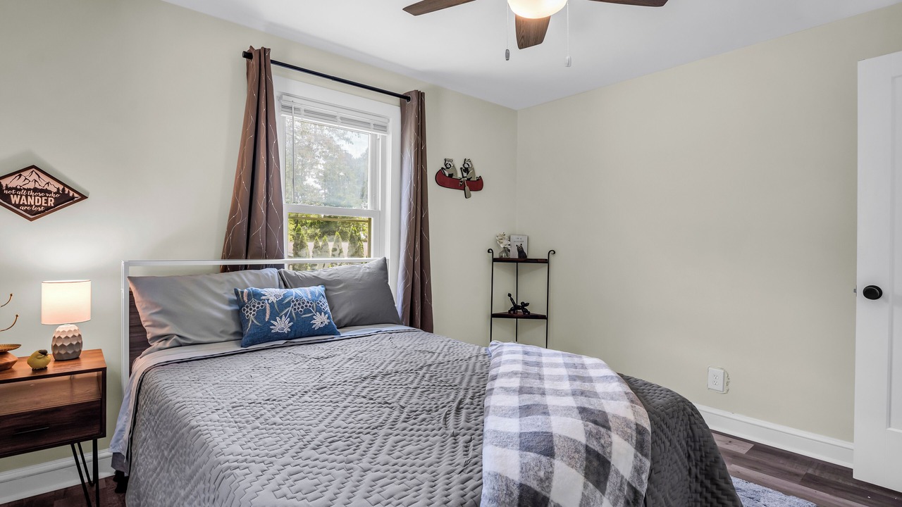 Photo of Bedroom in Hendersonville